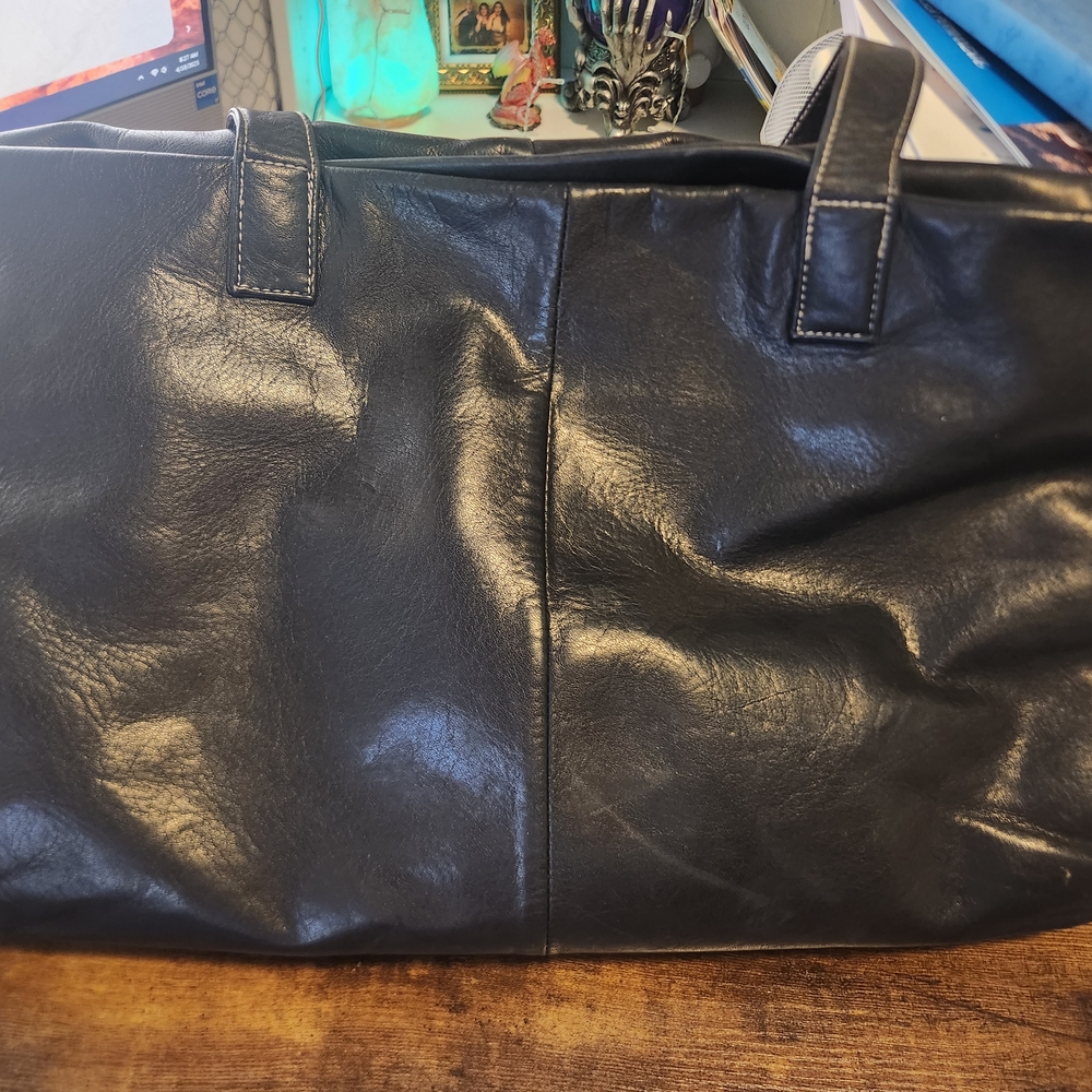 Perlina Black Satchel with Glossy Finish and Sturdy Handles